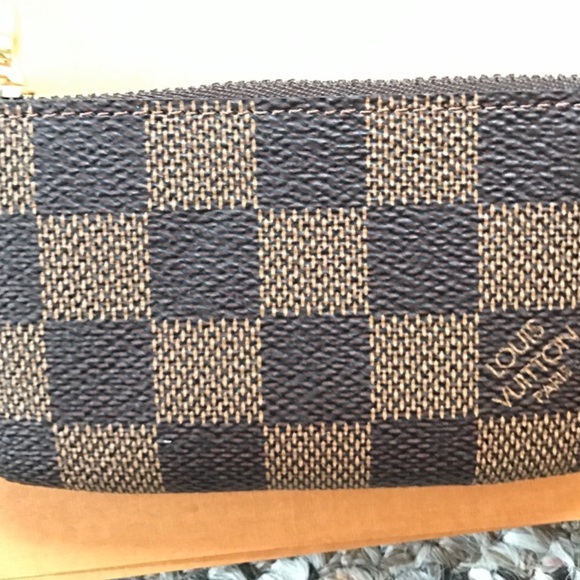 Authentic Louis Vuitton Key Cles Monogram | Louis Vuitton Key Chain Coin Case - Picture 2 of 7